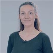 Professeure de Français pour adultes, spécialisée dans l'éducation populaire et l'engagement volontaire à l'international